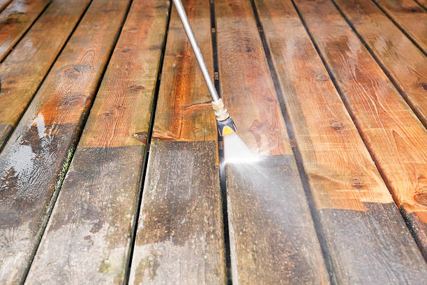 Best Garage Pressure Washing  in Hustisford, WI